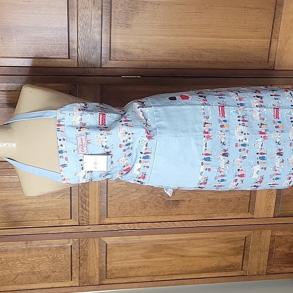 Cath Kidston NWT LONDON PEOPLE Easy Adjust Apron